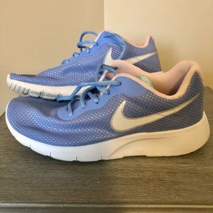 Nike “Big Kids” sneakers. Size 6Y